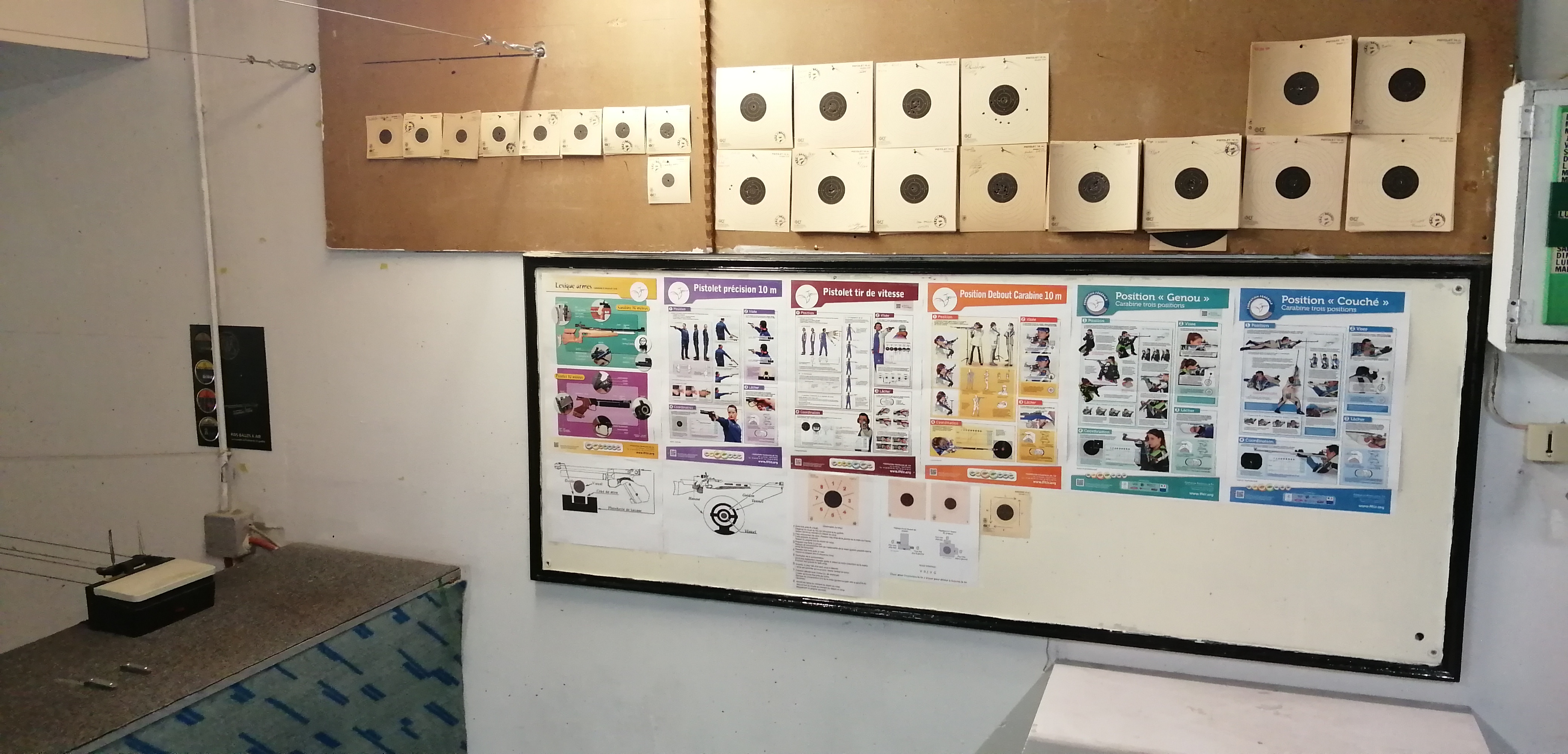 Panneau d'affichage du stand de tir à air comprimé du club CSLD de la Gendarmerie de Drancy
